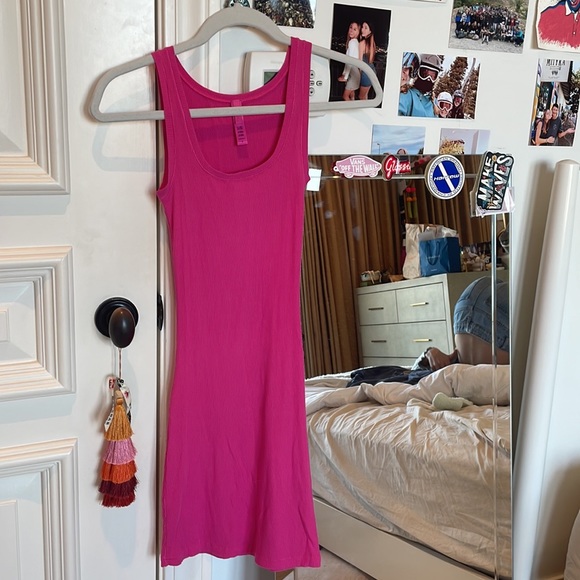 Skims soft lounge mini dress - Picture 5 of 5